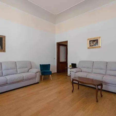 Ghibellina Elegant With 4 Bedrooms Apartament